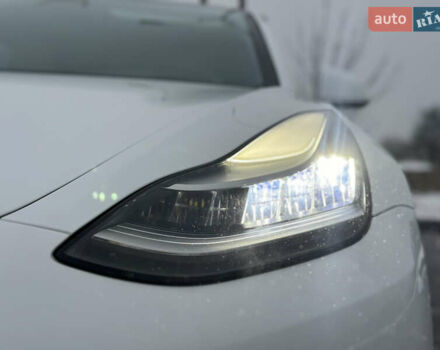 Білий Тесла Модель 3, об'ємом двигуна 0 л та пробігом 118 тис. км за 14999 $, фото 7 на Automoto.ua