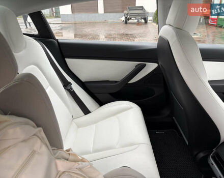 Білий Тесла Модель 3, об'ємом двигуна 0 л та пробігом 41 тис. км за 20000 $, фото 5 на Automoto.ua