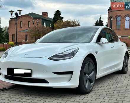Белый Тесла Модель 3, объемом двигателя 0 л и пробегом 150 тыс. км за 25700 $, фото 5 на Automoto.ua