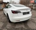 Белый Тесла Модель 3, объемом двигателя 0 л и пробегом 93 тыс. км за 15800 $, фото 19 на Automoto.ua