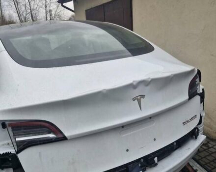 Белый Тесла Модель 3, объемом двигателя 0 л и пробегом 74 тыс. км за 15600 $, фото 15 на Automoto.ua