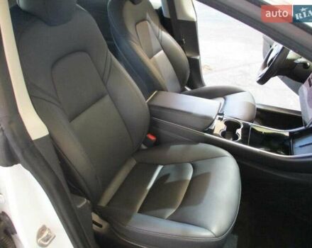 Белый Тесла Модель 3, объемом двигателя 0 л и пробегом 53 тыс. км за 6700 $, фото 14 на Automoto.ua