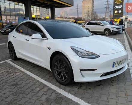 Білий Тесла Модель 3, об'ємом двигуна 0 л та пробігом 143 тис. км за 16700 $, фото 1 на Automoto.ua