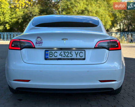 Білий Тесла Модель 3, об'ємом двигуна 0 л та пробігом 137 тис. км за 16400 $, фото 11 на Automoto.ua