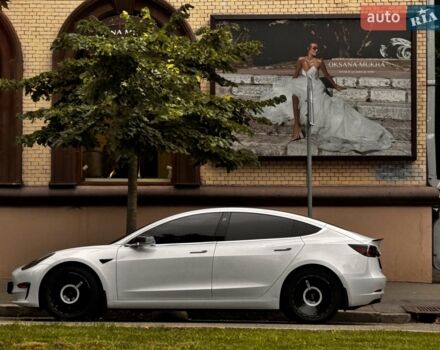 Білий Тесла Модель 3, об'ємом двигуна 0 л та пробігом 96 тис. км за 16999 $, фото 8 на Automoto.ua