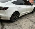 Білий Тесла Модель 3, об'ємом двигуна 0 л та пробігом 63 тис. км за 18000 $, фото 3 на Automoto.ua