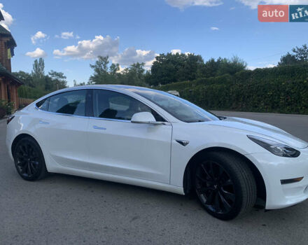 Білий Тесла Модель 3, об'ємом двигуна 0 л та пробігом 47 тис. км за 18300 $, фото 8 на Automoto.ua