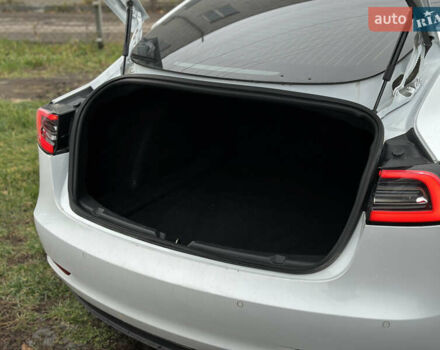 Белый Тесла Модель 3, объемом двигателя 0 л и пробегом 202 тыс. км за 13900 $, фото 23 на Automoto.ua