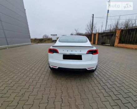 Белый Тесла Модель 3, объемом двигателя 0 л и пробегом 50 тыс. км за 26500 $, фото 5 на Automoto.ua