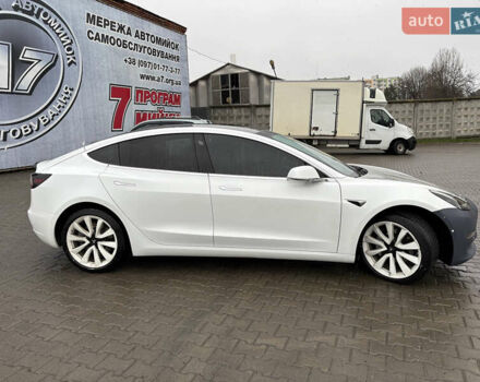 Білий Тесла Модель 3, об'ємом двигуна 0 л та пробігом 94 тис. км за 16300 $, фото 2 на Automoto.ua