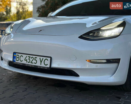 Білий Тесла Модель 3, об'ємом двигуна 0 л та пробігом 131 тис. км за 17500 $, фото 1 на Automoto.ua