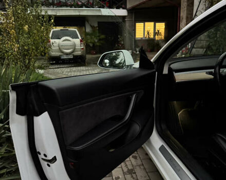 Белый Тесла Модель 3, объемом двигателя 0 л и пробегом 123 тыс. км за 16900 $, фото 14 на Automoto.ua