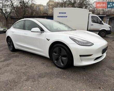 Белый Тесла Модель 3, объемом двигателя 0 л и пробегом 93 тыс. км за 15800 $, фото 28 на Automoto.ua