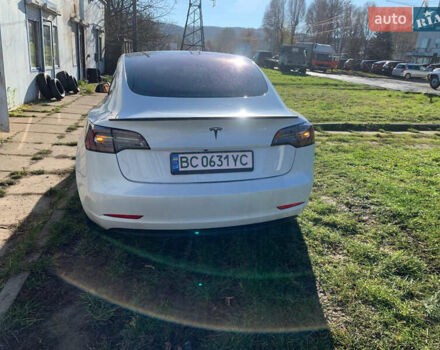 Білий Тесла Модель 3, об'ємом двигуна 0 л та пробігом 121 тис. км за 17500 $, фото 3 на Automoto.ua