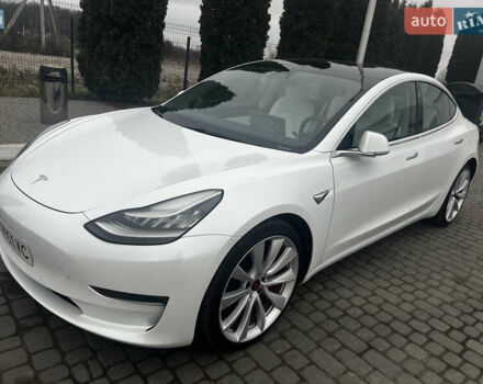 Белый Тесла Модель 3, объемом двигателя 0 л и пробегом 85 тыс. км за 19399 $, фото 19 на Automoto.ua