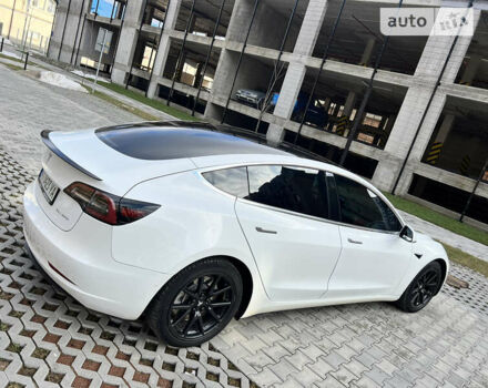 Білий Тесла Модель 3, об'ємом двигуна 0 л та пробігом 130 тис. км за 23000 $, фото 9 на Automoto.ua