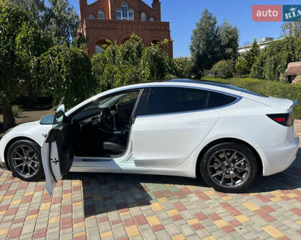 Белый Тесла Модель 3, объемом двигателя 0 л и пробегом 170 тыс. км за 20000 $, фото 28 на Automoto.ua