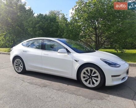Белый Тесла Модель 3, объемом двигателя 0 л и пробегом 40 тыс. км за 21500 $, фото 6 на Automoto.ua