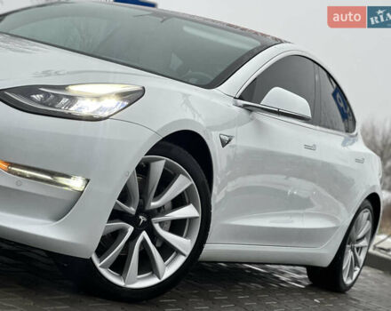 Білий Тесла Модель 3, об'ємом двигуна 0 л та пробігом 118 тис. км за 14999 $, фото 39 на Automoto.ua