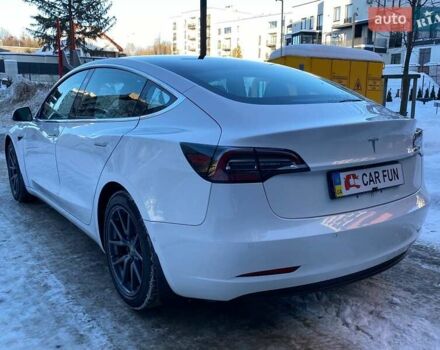 Білий Тесла Модель 3, об'ємом двигуна 0 л та пробігом 99 тис. км за 18200 $, фото 5 на Automoto.ua