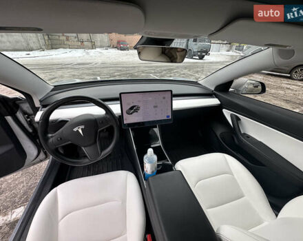 Белый Тесла Модель 3, объемом двигателя 0 л и пробегом 108 тыс. км за 17500 $, фото 24 на Automoto.ua