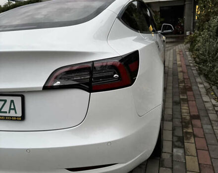 Белый Тесла Модель 3, объемом двигателя 0 л и пробегом 123 тыс. км за 16499 $, фото 7 на Automoto.ua