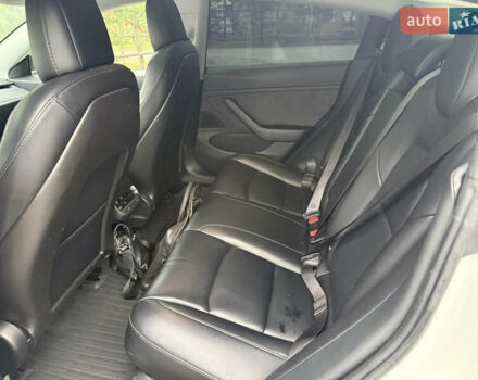 Белый Тесла Модель 3, объемом двигателя 0 л и пробегом 198 тыс. км за 14900 $, фото 11 на Automoto.ua