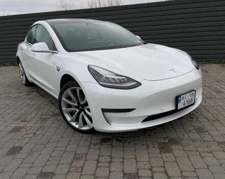 Белый Тесла Модель 3, объемом двигателя 0 л и пробегом 160 тыс. км за 15000 $, фото 1 на Automoto.ua