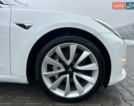 Білий Тесла Модель 3, об'ємом двигуна 0 л та пробігом 118 тис. км за 14999 $, фото 15 на Automoto.ua