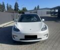 Білий Тесла Модель 3, об'ємом двигуна 0 л та пробігом 62 тис. км за 12930 $, фото 1 на Automoto.ua