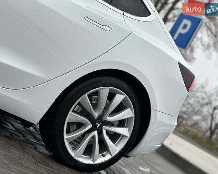 Білий Тесла Модель 3, об'ємом двигуна 0 л та пробігом 118 тис. км за 14999 $, фото 42 на Automoto.ua