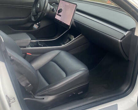 Белый Тесла Модель 3, объемом двигателя 0 л и пробегом 100 тыс. км за 15200 $, фото 9 на Automoto.ua