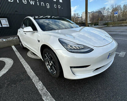 Белый Тесла Модель 3, объемом двигателя 0 л и пробегом 63 тыс. км за 17000 $, фото 6 на Automoto.ua
