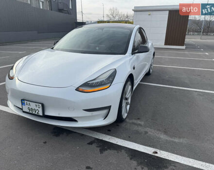 Белый Тесла Модель 3, объемом двигателя 0 л и пробегом 299 тыс. км за 16000 $, фото 3 на Automoto.ua