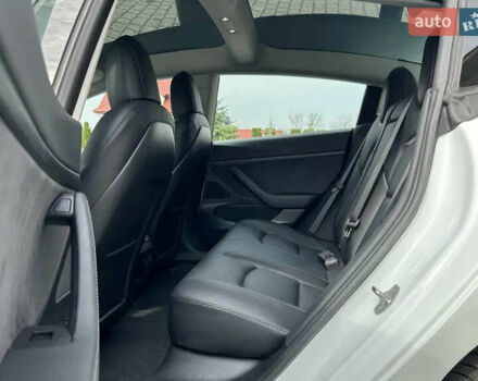Тесла Модель 3 2018 в Киеве на Automoto.ua Белый Тесла Модель 3, объемом двигателя 0 л и пробегом 150 тыс. км за 25700 $, фото 10 на Automoto.ua