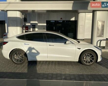 Білий Тесла Модель 3, об'ємом двигуна 0 л та пробігом 170 тис. км за 15700 $, фото 3 на Automoto.ua