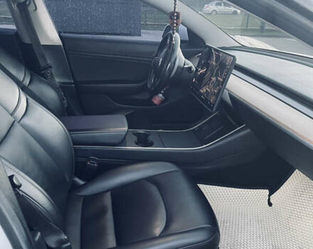 Білий Тесла Модель 3, об'ємом двигуна 0 л та пробігом 172 тис. км за 16500 $, фото 11 на Automoto.ua