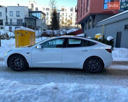 Білий Тесла Модель 3, об'ємом двигуна 0 л та пробігом 99 тис. км за 18200 $, фото 3 на Automoto.ua