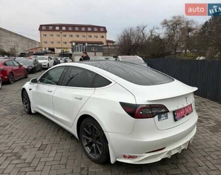 Белый Тесла Модель 3, объемом двигателя 0 л и пробегом 291 тыс. км за 10900 $, фото 2 на Automoto.ua