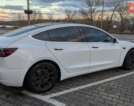 Білий Тесла Модель 3, об'ємом двигуна 0 л та пробігом 143 тис. км за 16700 $, фото 6 на Automoto.ua