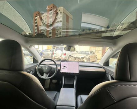 Белый Тесла Модель 3, объемом двигателя 0 л и пробегом 58 тыс. км за 18000 $, фото 11 на Automoto.ua