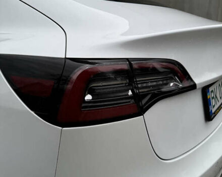 Белый Тесла Модель 3, объемом двигателя 0 л и пробегом 123 тыс. км за 16900 $, фото 10 на Automoto.ua