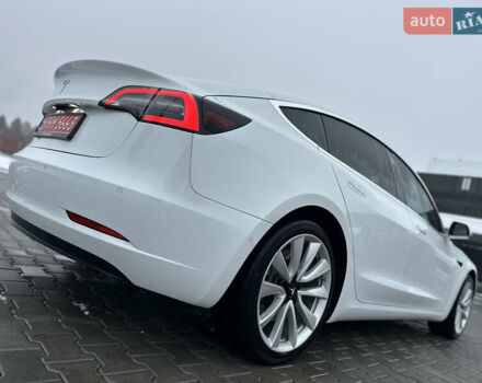 Білий Тесла Модель 3, об'ємом двигуна 0 л та пробігом 118 тис. км за 14999 $, фото 19 на Automoto.ua