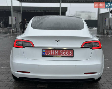 Білий Тесла Модель 3, об'ємом двигуна 0 л та пробігом 118 тис. км за 14999 $, фото 22 на Automoto.ua