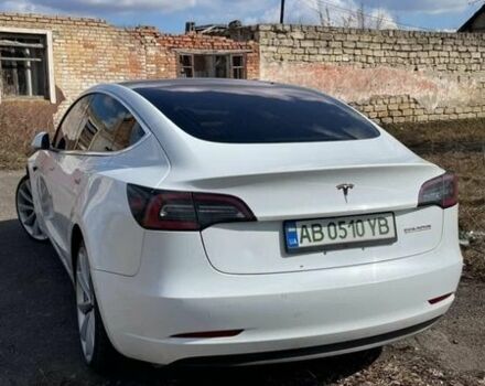 Білий Тесла Модель 3, об'ємом двигуна 0 л та пробігом 51 тис. км за 18500 $, фото 3 на Automoto.ua