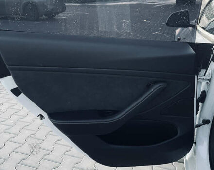 Білий Тесла Модель 3, об'ємом двигуна 0 л та пробігом 172 тис. км за 16500 $, фото 16 на Automoto.ua