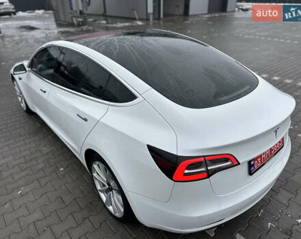 Білий Тесла Модель 3, об'ємом двигуна 0 л та пробігом 118 тис. км за 14999 $, фото 24 на Automoto.ua