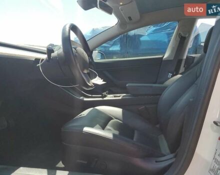 Тесла Модель 3 2018 в Львове на Automoto.ua Белый Тесла Модель 3, объемом двигателя 0 л и пробегом 37 тыс. км за 3000 $, фото 6 на Automoto.ua