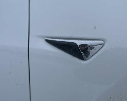 Белый Тесла Модель 3, объемом двигателя 0 л и пробегом 105 тыс. км за 18500 $, фото 6 на Automoto.ua