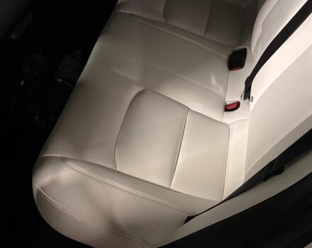 Білий Тесла Модель 3, об'ємом двигуна 0 л та пробігом 73 тис. км за 18000 $, фото 13 на Automoto.ua